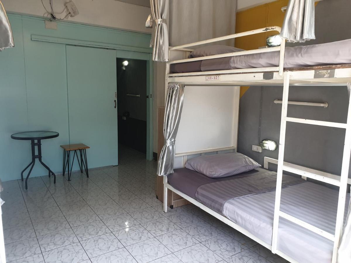 I-Smile & U2 Hostel Τσιάνγκ Μάι Εξωτερικό φωτογραφία