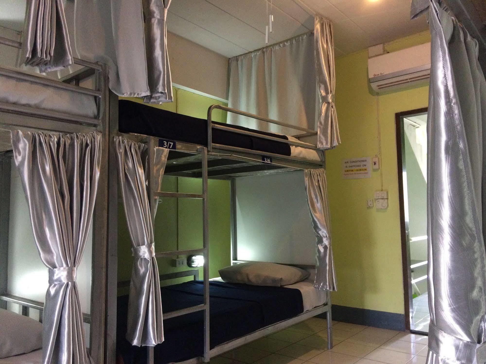 I-Smile & U2 Hostel Τσιάνγκ Μάι Εξωτερικό φωτογραφία